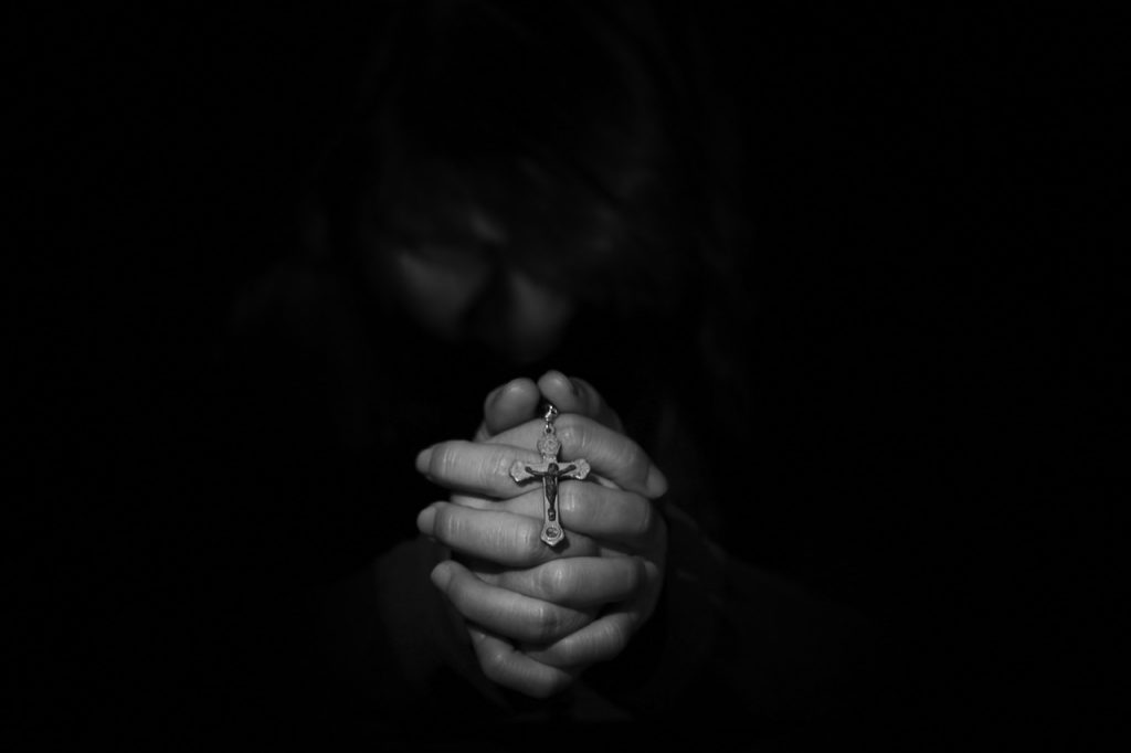 sorrow-699606_1280 (1)