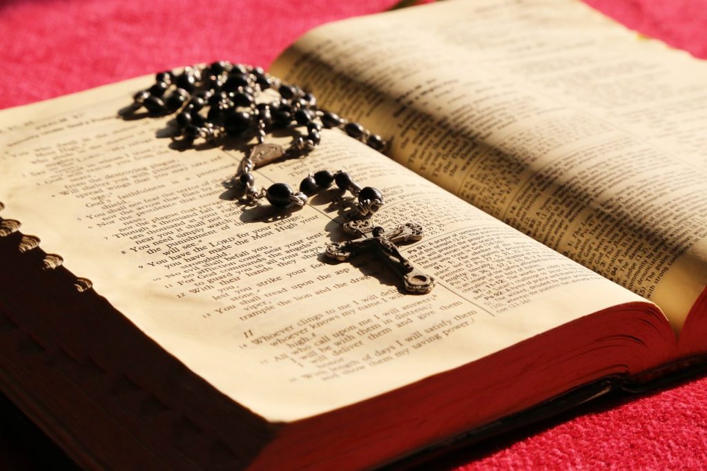 bible-706658_1280
