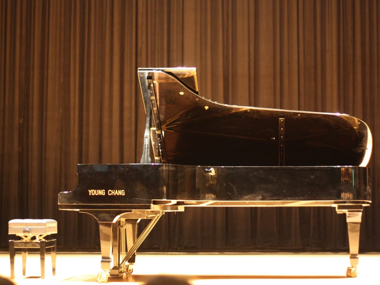 piano hall gorecki music