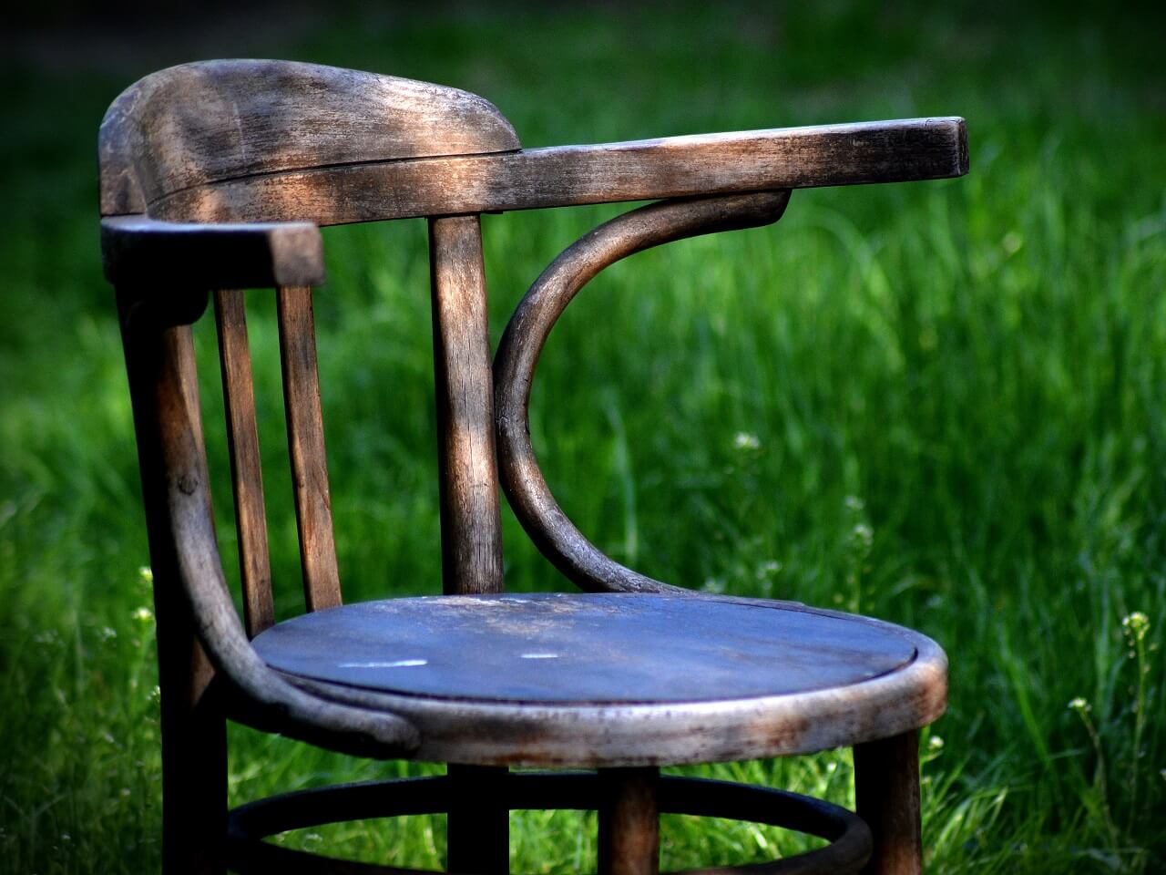 empty chair grass sedevacantists