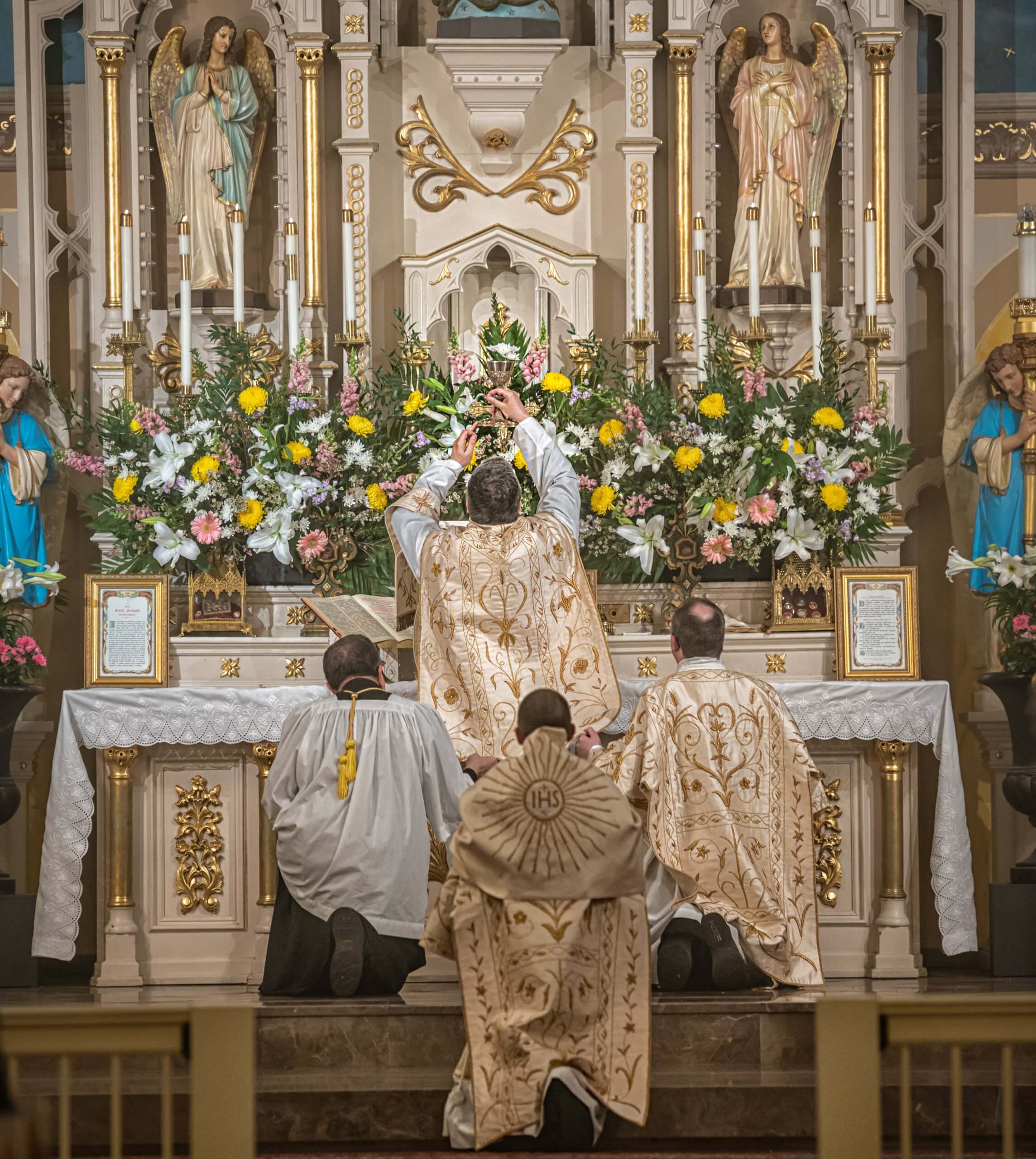 Forgotten Customs of the Easter Octave and Eastertide